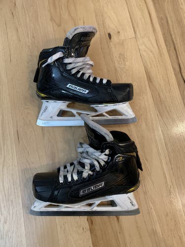 Hockey Goalie Skates Junior Used Bauer Supreme 2s Pro Regular Width Size 5