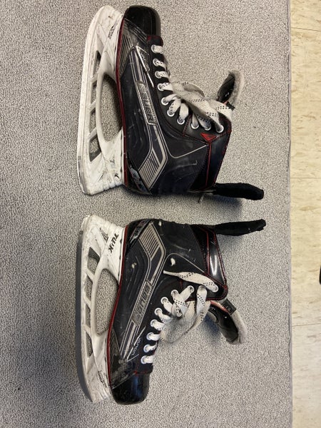 Senior Bauer Regular Width Size 10 Vapor X500 Hockey Skates