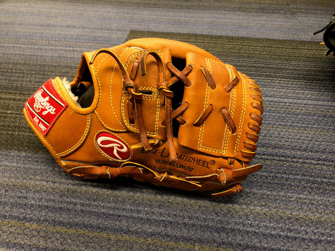 Brown Used Adult Rawlings Right Hand Throw Pitcher's Heart of the Hide Baseball Glove 12"