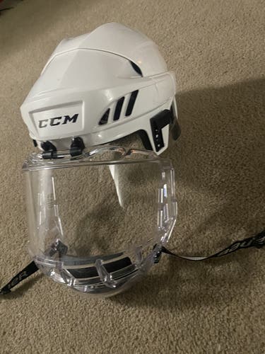 White Used Medium CCM Resistance Helmet