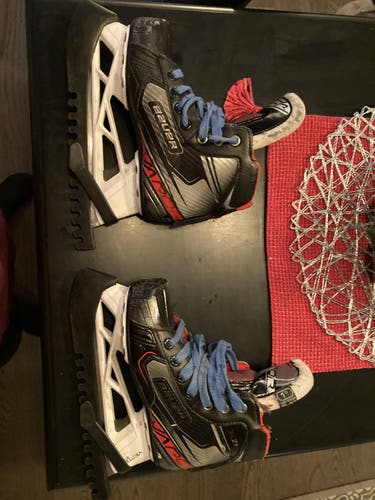 Used Bauer Regular Width Size 1 Vapor x2.7 Goalie Skates