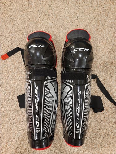 Shin Pads New Senior CCM JetSpeed FT350