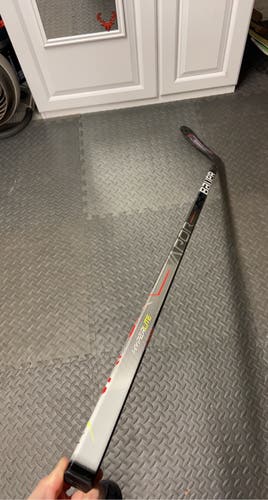 Senior Left Hand   Vapor Hyperlite Hockey Stick