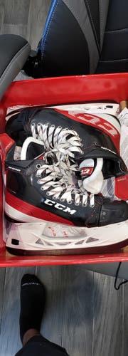 CCM JETSPEED FT4 PRO SIZE 9 REGULAR FIT HOCKEY SKATES RETAIL SKATED ONCE