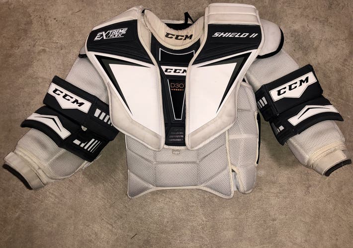 CCM Extreme Flex Shield II Medium - Used Goalie Chest Protector Senior