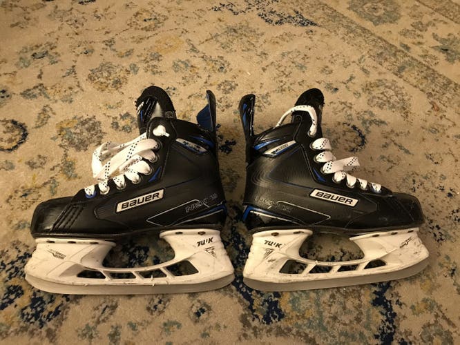 Junior Bauer Nexus Elevate Regular Width  Size 3 Hockey Skates