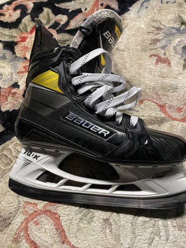 Senior Bauer Fit 2 Size 8 Supreme 3S Pro Hockey Skates
