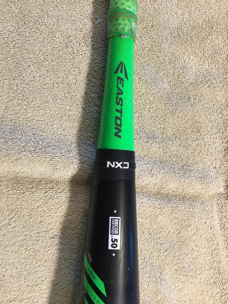 Used High School/College BBCOR Certified 2016 Easton Composite Mako Bat (-3) 28 oz 31"