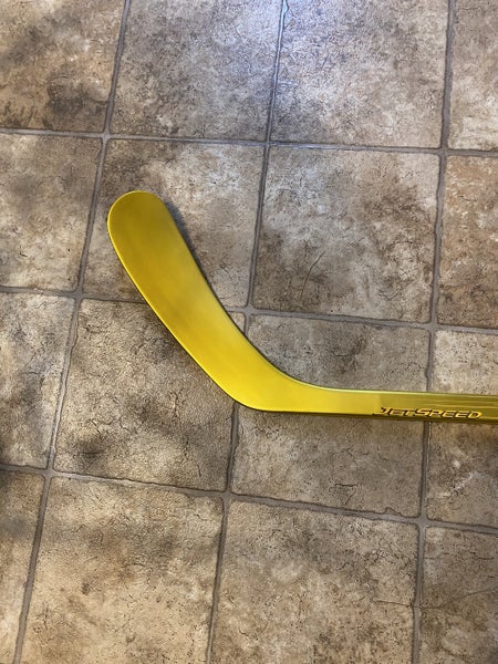 Brand New GOLD!! Senior CCM RH JetSpeed Mid Pattern Pro Stock