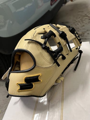 New SSK Black Line 11.5" I-Web Spiral Glove Modeled After Bo Bichette Ikigai