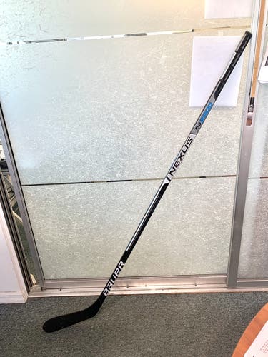 Senior Right Handed  Nexus 2900 Hockey Stick