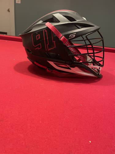 Black Adult Player's Cascade S Helmet