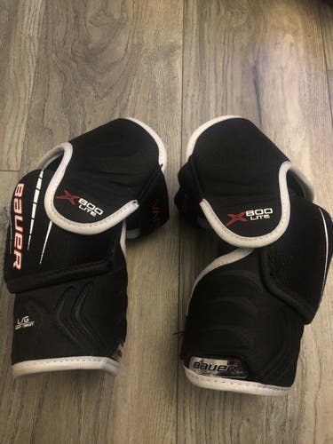 Used Large Bauer Vapor x800 lite Elbow Pads