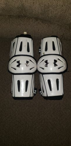 Under Armour Revenant Arm Pads Large