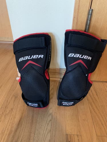 Used Senior Bauer Vapor X900 Knee Pads