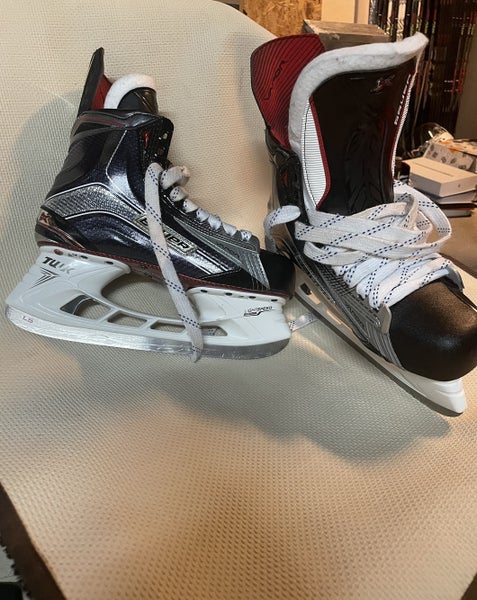 Senior Bauer Regular Width Pro Stock Size 8 Vapor 1X Hockey Skates