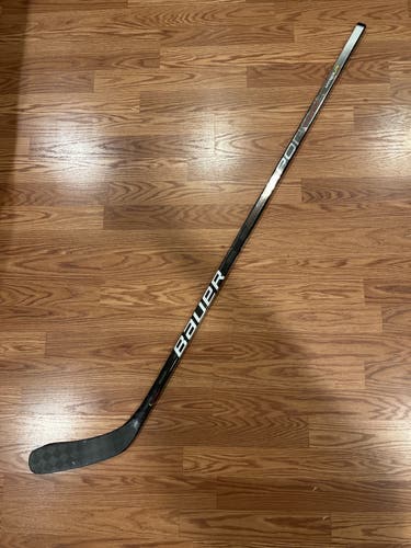 Senior Right Handed P88 70 Flex Vapor Hyperlite Hockey Stick