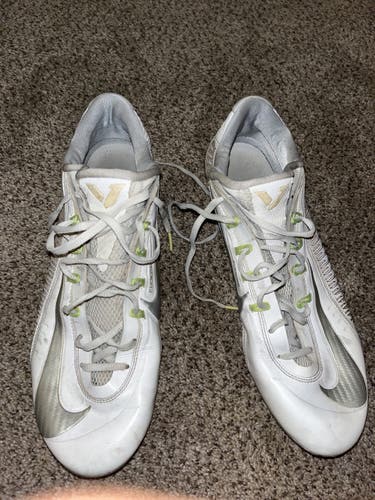 White Used Size 12 (Women's 13) Low Cut Vapor Carbon