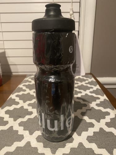 Lululemon cycling water bottle