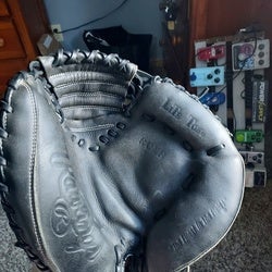 Black Baseball Glove Used Rawlings Right Hand Throw Catcher's Renegade 31.5"