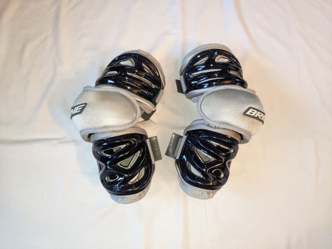 Used brine ventilator lacrosse arm pads medium