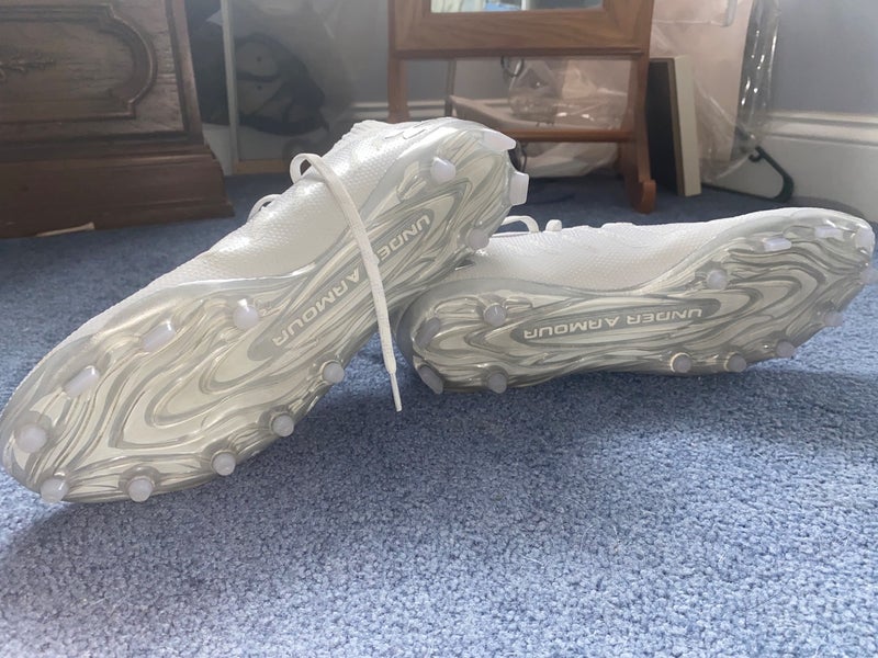 White New Men's Size 12.5 (Women's 13.5) Molded Cleats Under Armour Low Cut