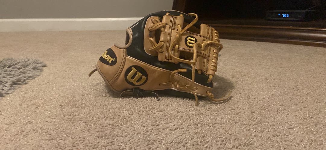 Black Used Infield 11.5" A2000 Baseball Glove