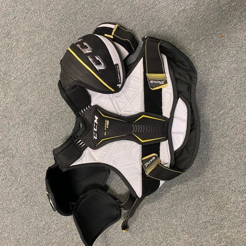 Used Ccm Shoulder Pads Sm Ice Hockey Shoulder Pads