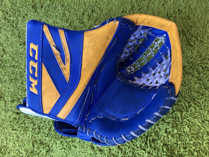 Pro stock Intermediate CCM Premier II Glove Catcher P2