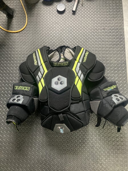 Used Medium Vaughn Velocity VE8 Pro Goalie Chest Protector