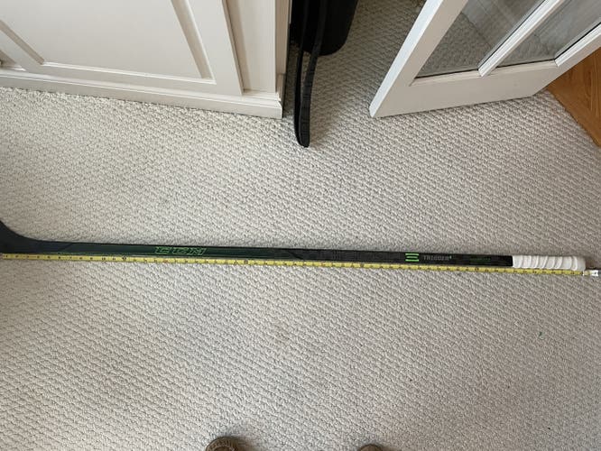 Senior Right Handed Mid Pattern  Ribcor Trigger 5 Pro Hockey Stick