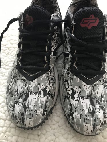 Black Men's Size 6.0 (Women's 7.0) New Balance Shoes