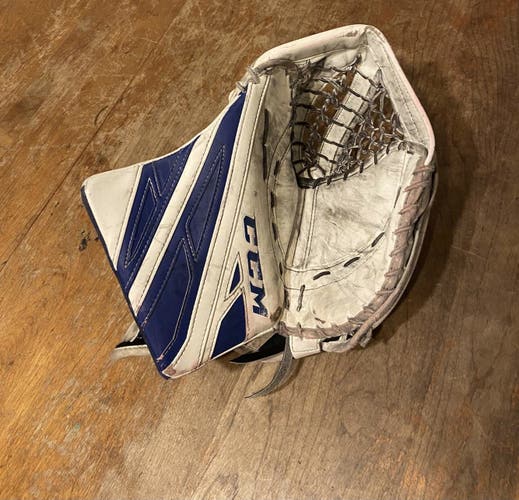 CCM E4.9 Glove White & Blue Senior