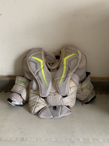 Senior Large Vaughn V6 2200 Pro Goalie Chest Protector