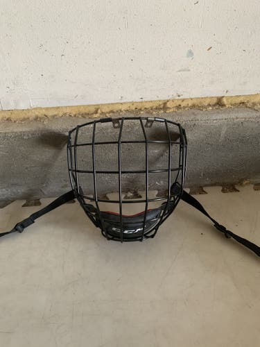 CCM helmet cage