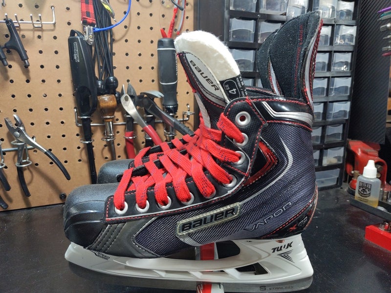 Hockey Skates Junior Used Bauer Vapor X70 Extra Wide Width Size 4