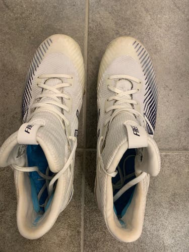 New Balance High Top Freeze - White w Navy Stitching Youth Slightly Used Men's Size 8 Cleats