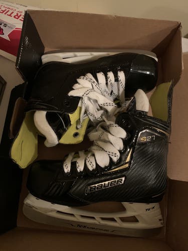 Almost New Bauer Regular Width Size 12 Supreme S27 Hockey Skates