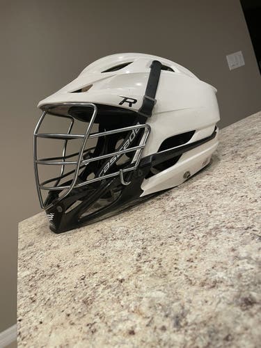 Black and white lacrosse mens cascade R helmet ( HELMET 1 Of 3)
