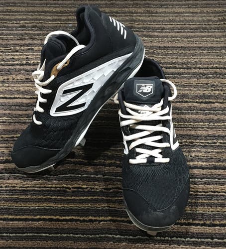 Black Used Men's Size 6.5 Metal New Balance Low Cut 3000v4