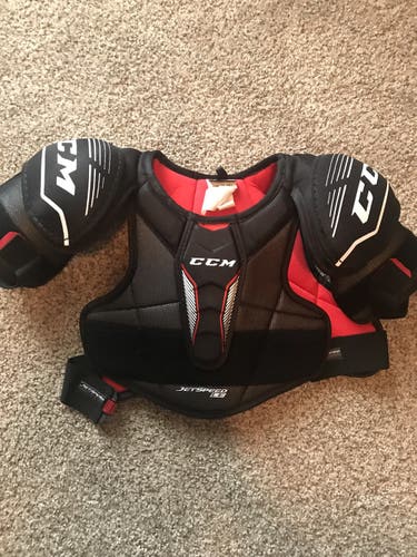 Junior Large CCM  Jetspeed LE Shoulder Pads