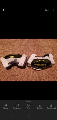 Elbow Pads Youth Used Medium Bauer
