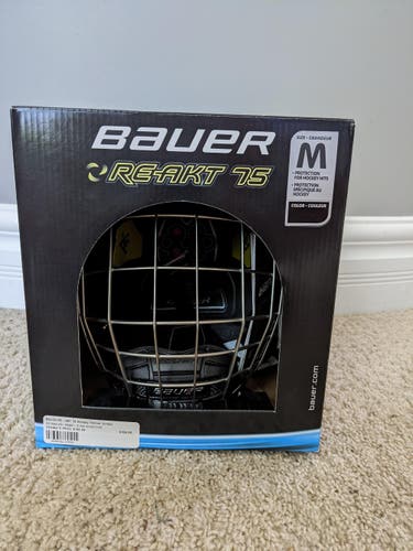 Black Helmet New Medium Bauer Re-Akt 75