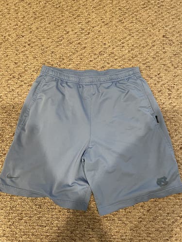 UNC practice shorts size XL with pockets