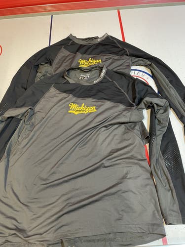 University of Michigan Hockey Bundle