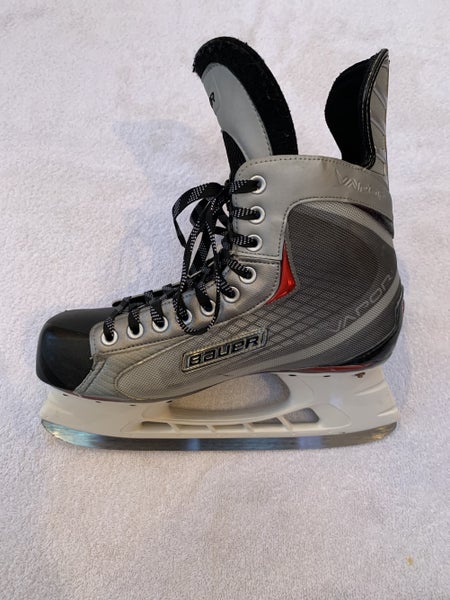 Senior Bauer Extra Wide Width Size 9 Vapor x30 Hockey Skates