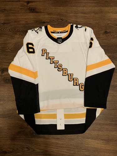Autographed Adidas Marino Pittsburgh Penguins Reverse Retro NHL Hockey Jersey 52