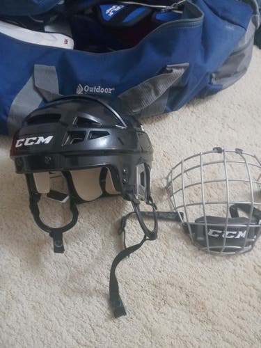 Black Helmet Used Medium CCM Vector V08