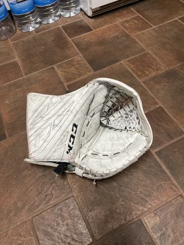White CCM EFLEX 4 Glove