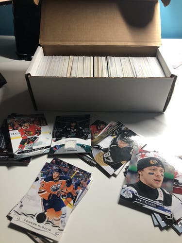 450 Hockey Cards, plus jersey card